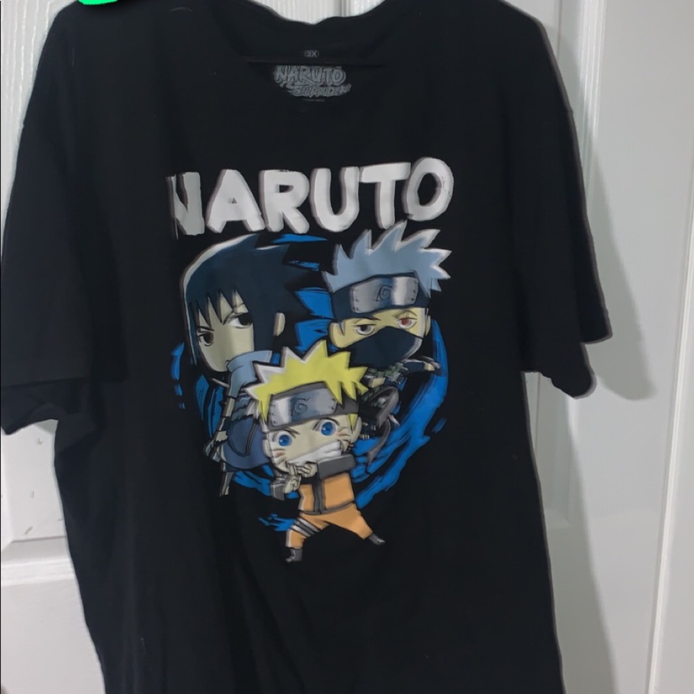 Black tee shirt